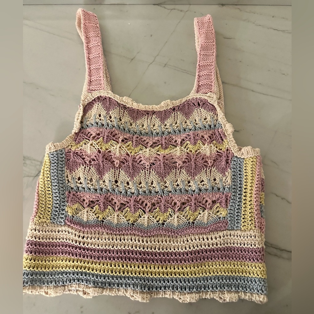 Knit Zara top. Tan, pink, purple, blue and yellow knit detail. 70’s vibes.